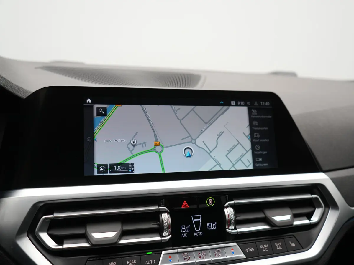 320e PHEV 204pk Dealer O.H | Head Up | Adaptive Cruise | Camera | Adaptief Onderstel | Laser LED | Lederen Sportstoelen Memory & Verwarmd | Apple Carplay | Blis | Virtual | Navigatie | DAB |