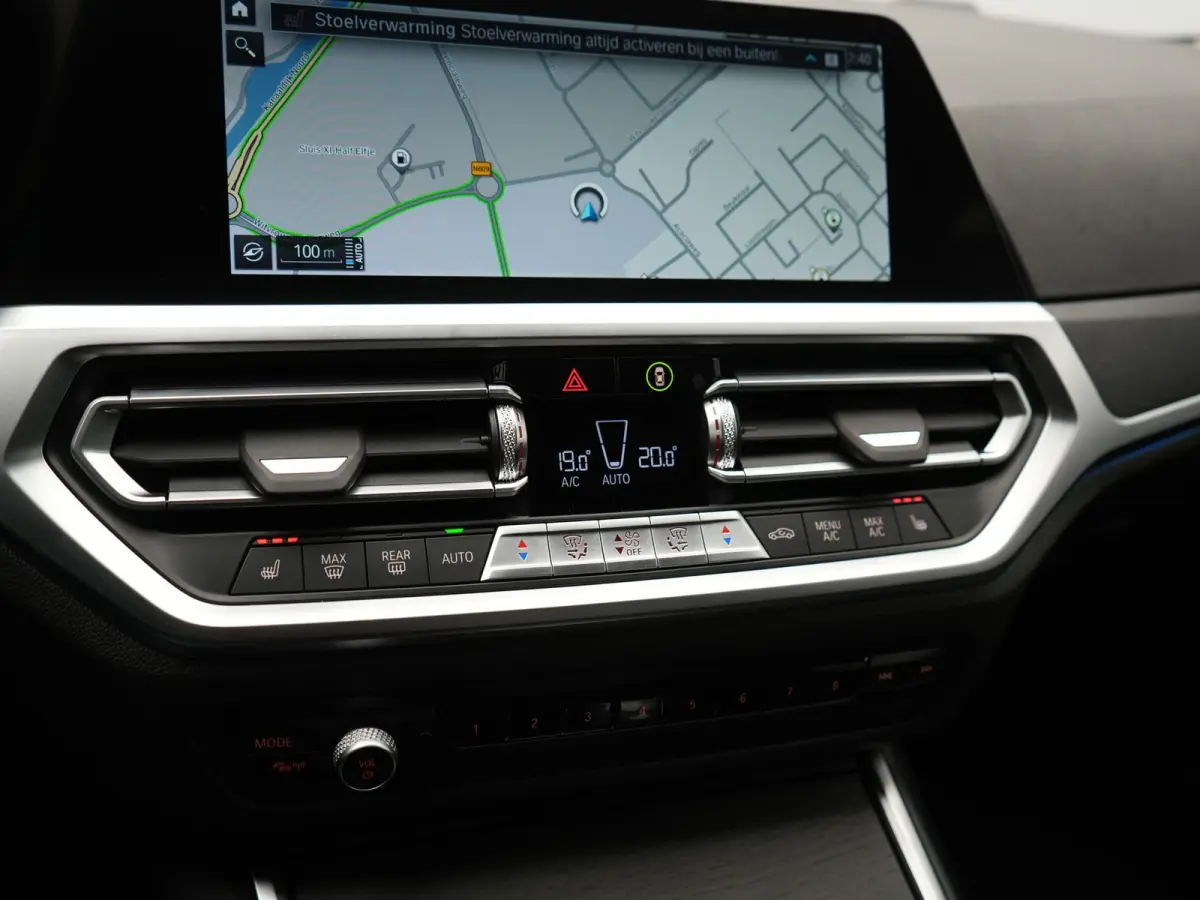 320e PHEV 204pk Dealer O.H | Head Up | Adaptive Cruise | Camera | Adaptief Onderstel | Laser LED | Lederen Sportstoelen Memory & Verwarmd | Apple Carplay | Blis | Virtual | Navigatie | DAB |