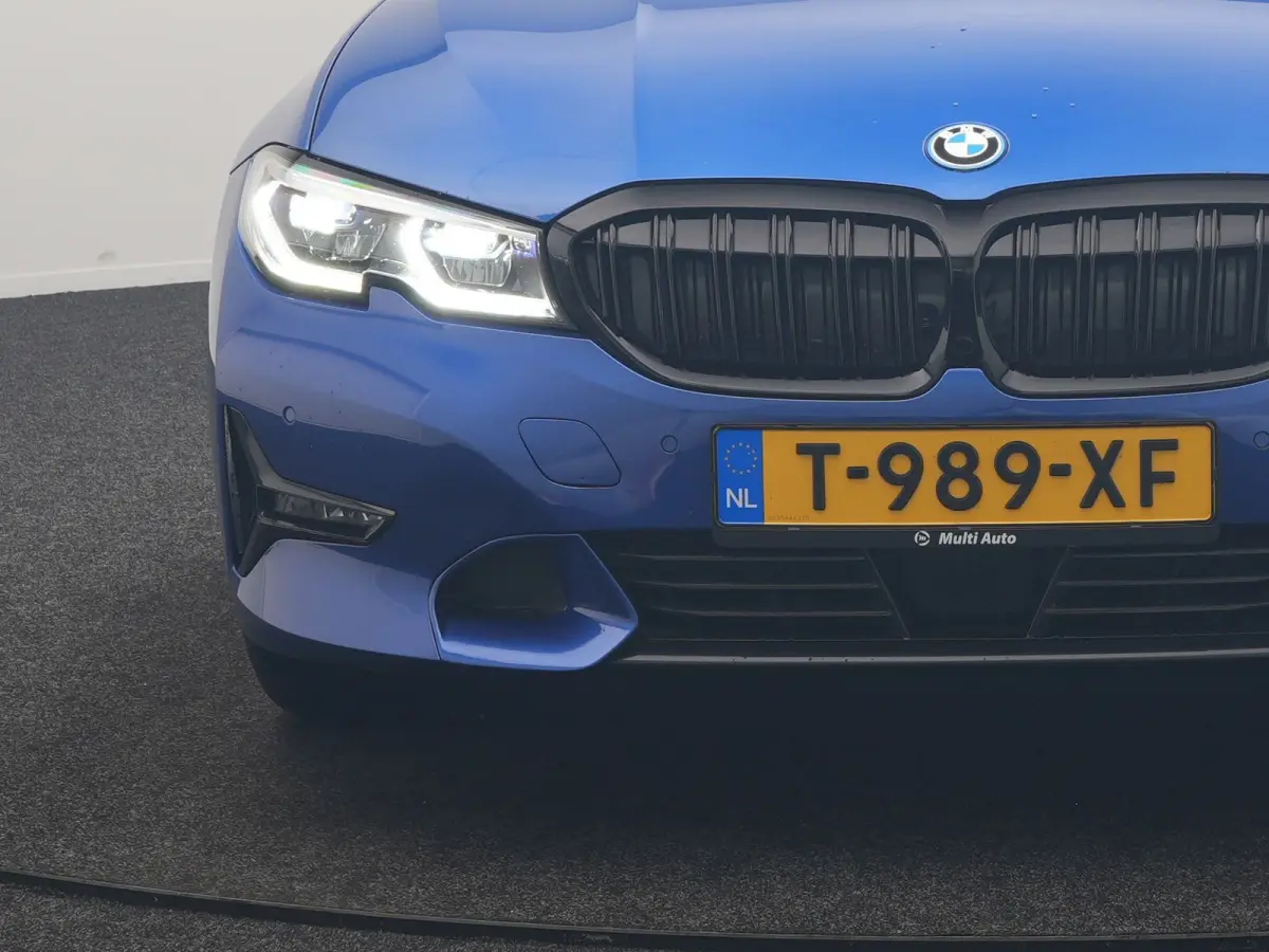320e PHEV 204pk Dealer O.H | Head Up | Adaptive Cruise | Camera | Adaptief Onderstel | Laser LED | Lederen Sportstoelen Memory & Verwarmd | Apple Carplay | Blis | Virtual | Navigatie | DAB |