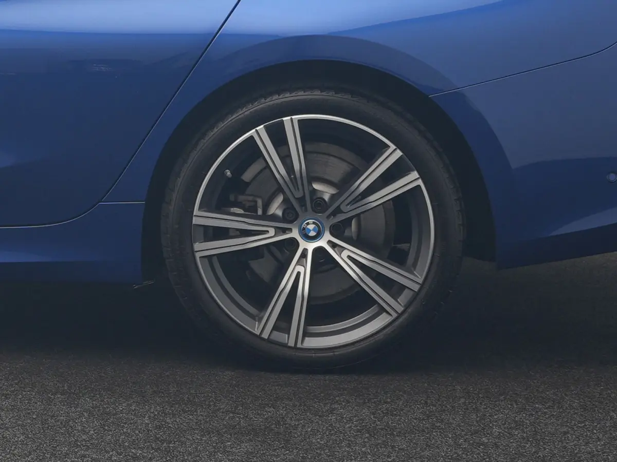 320e PHEV 204pk Dealer O.H | Head Up | Adaptive Cruise | Camera | Adaptief Onderstel | Laser LED | Lederen Sportstoelen Memory & Verwarmd | Apple Carplay | Blis | Virtual | Navigatie | DAB |