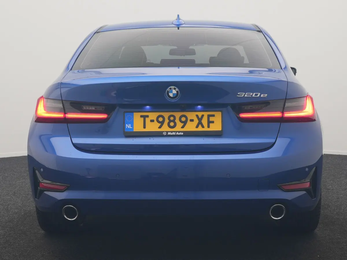 320e PHEV 204pk Dealer O.H | Head Up | Adaptive Cruise | Camera | Adaptief Onderstel | Laser LED | Lederen Sportstoelen Memory & Verwarmd | Apple Carplay | Blis | Virtual | Navigatie | DAB |