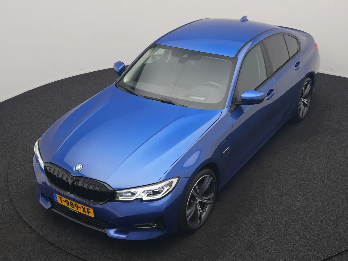 320e PHEV 204pk Dealer O.H | Head Up | Adaptive Cruise | Camera | Adaptief Onderstel | Laser LED | Lederen Sportstoelen Memory & Verwarmd | Apple Carplay | Blis | Virtual | Navigatie | DAB |
