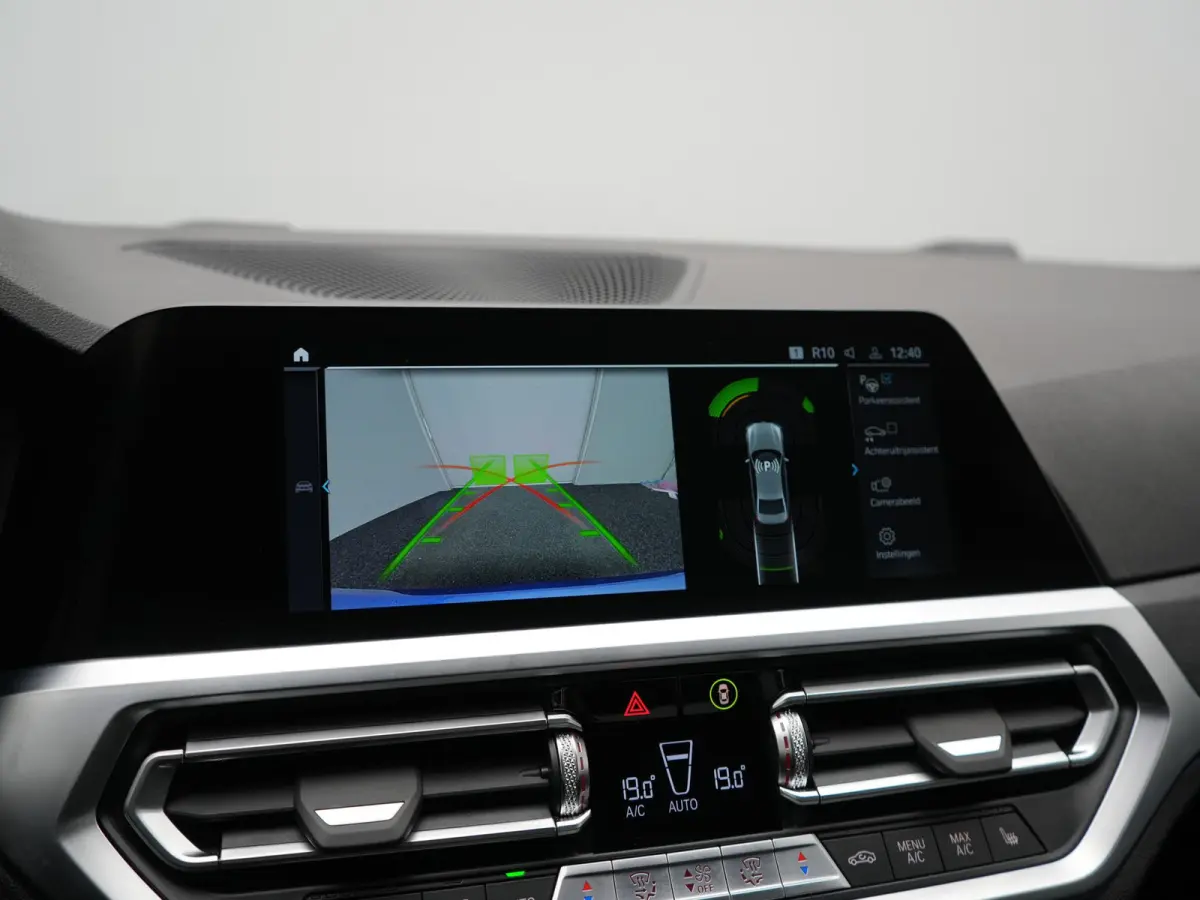 320e PHEV 204pk Dealer O.H | Head Up | Adaptive Cruise | Camera | Adaptief Onderstel | Laser LED | Lederen Sportstoelen Memory & Verwarmd | Apple Carplay | Blis | Virtual | Navigatie | DAB |