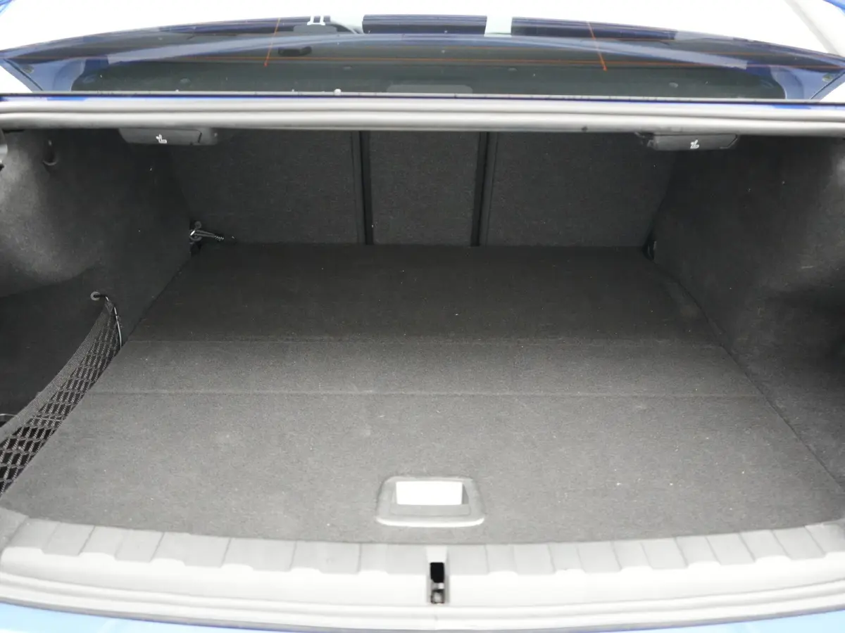 320e PHEV 204pk Dealer O.H | Head Up | Adaptive Cruise | Camera | Adaptief Onderstel | Laser LED | Lederen Sportstoelen Memory & Verwarmd | Apple Carplay | Blis | Virtual | Navigatie | DAB |