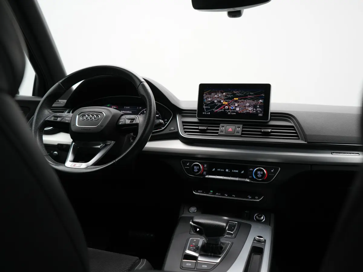 55 TFSI e Quattro 2x S Line PHEV 367pk Dealer O.H. | SOH 84,8% | Trekhaak Af Fabriek | Luchtvering | Adaptive Cruise | 360 Camera | Head Up | Matrix LED | Alcantara Sportstoelen Memory & Ver