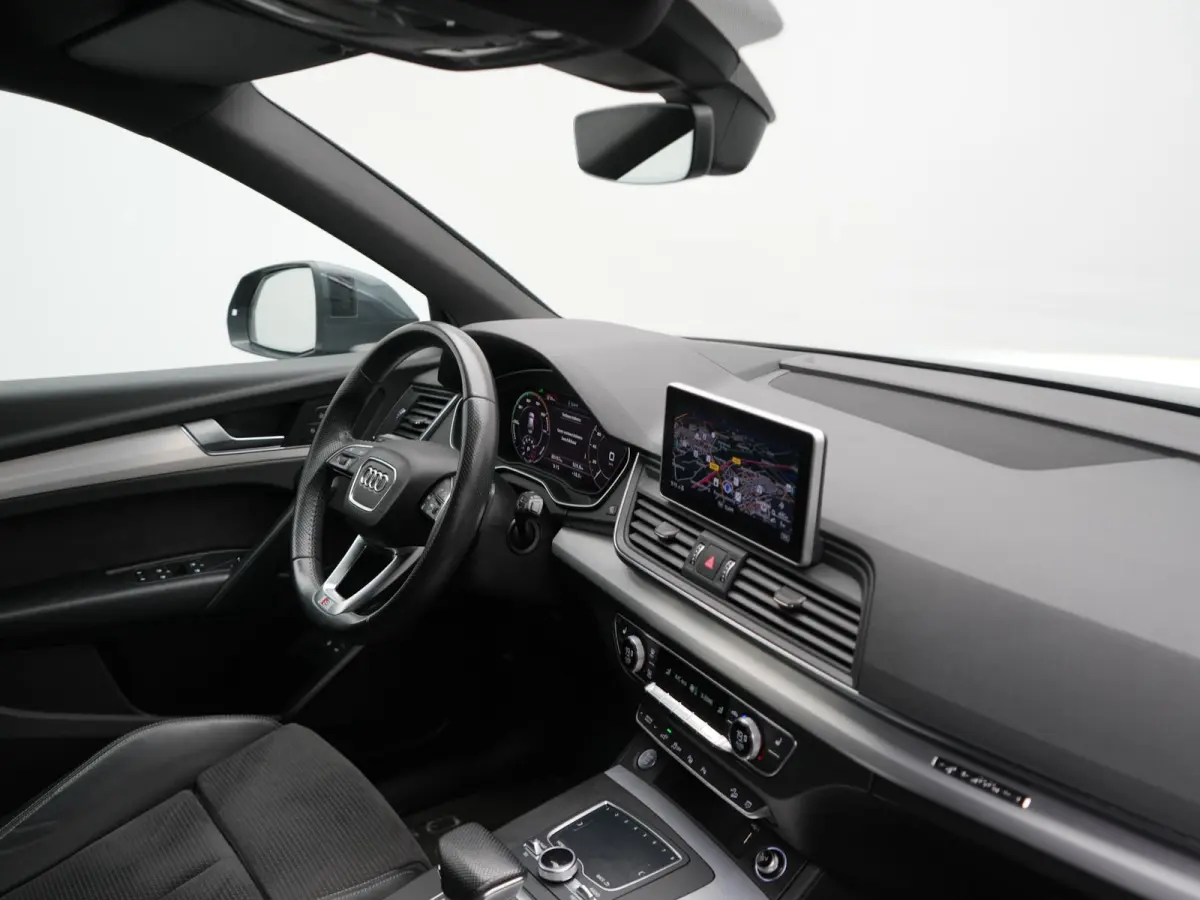 55 TFSI e Quattro 2x S Line PHEV 367pk Dealer O.H. | SOH 84,8% | Trekhaak Af Fabriek | Luchtvering | Adaptive Cruise | 360 Camera | Head Up | Matrix LED | Alcantara Sportstoelen Memory & Ver