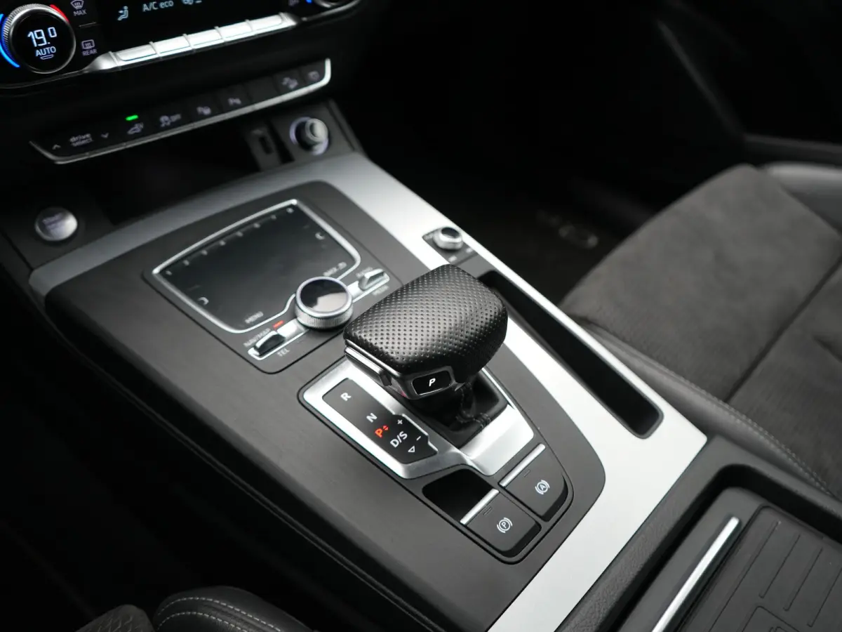 55 TFSI e Quattro 2x S Line PHEV 367pk Dealer O.H. | SOH 84,8% | Trekhaak Af Fabriek | Luchtvering | Adaptive Cruise | 360 Camera | Head Up | Matrix LED | Alcantara Sportstoelen Memory & Ver