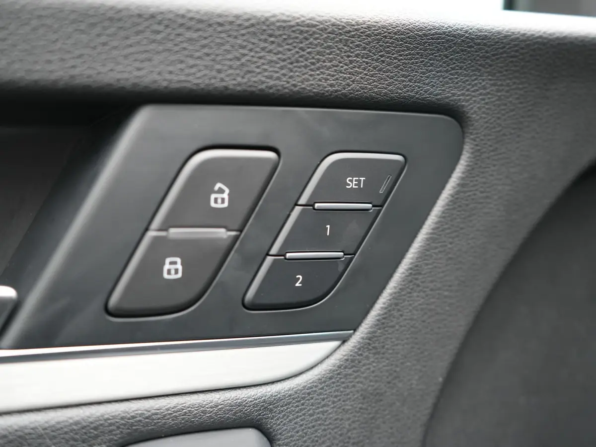 55 TFSI e Quattro 2x S Line PHEV 367pk Dealer O.H. | SOH 84,8% | Trekhaak Af Fabriek | Luchtvering | Adaptive Cruise | 360 Camera | Head Up | Matrix LED | Alcantara Sportstoelen Memory & Ver