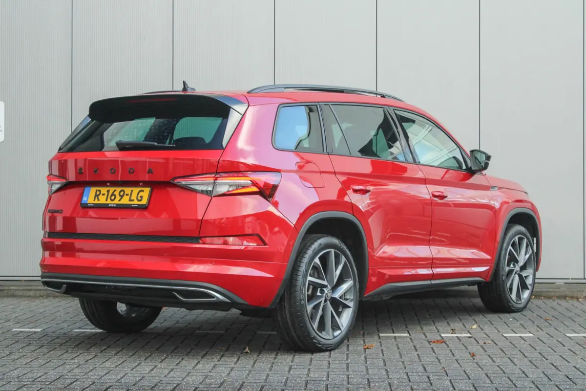 1.5 TSI 150pk DSG Sportline Business | Panoramadak | Elektrische stoel | Stoelverwarming | Camera | Adaptief Cruise Control | Trekhaak