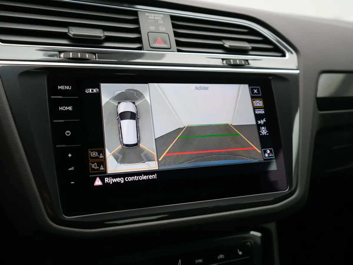 1.4 TSI eHybrid Life PHEV 245pk Dealer O.H. | SOH 97,6% | Trekhaak Af Fabriek | Adaptive Cruise | 360 Camera | IQ Light | Stoelen & Stuur Verwarmd | Keyless | BLIS | Apple Carplay | Navigati