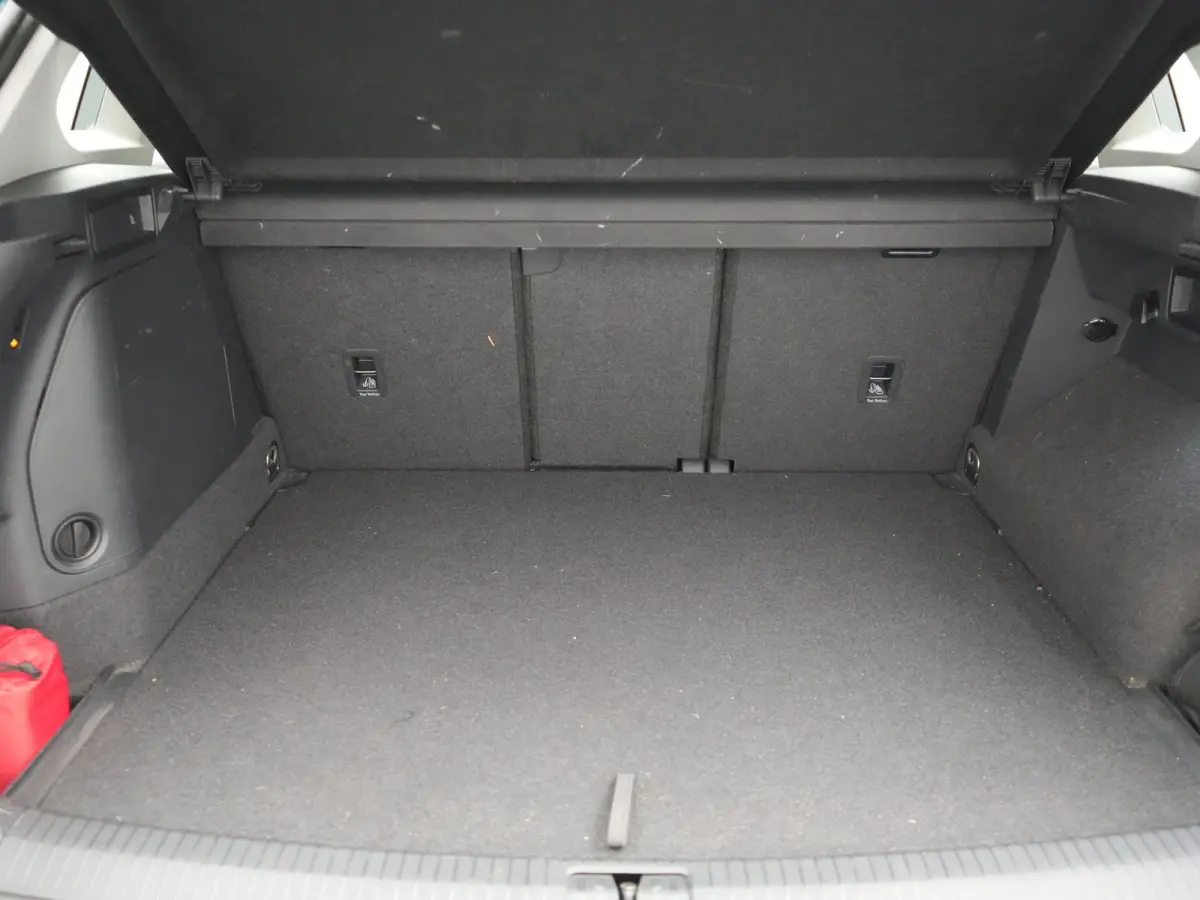 1.4 TSI eHybrid Life PHEV 245pk Dealer O.H. | SOH 97,6% | Trekhaak Af Fabriek | Adaptive Cruise | 360 Camera | IQ Light | Stoelen & Stuur Verwarmd | Keyless | BLIS | Apple Carplay | Navigati