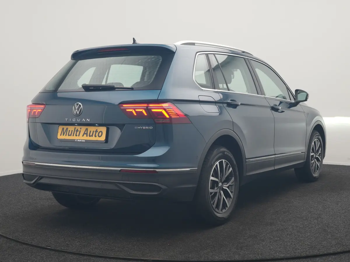 1.4 TSI eHybrid Life PHEV 245pk Dealer O.H. | SOH 97,6% | Trekhaak Af Fabriek | Adaptive Cruise | 360 Camera | IQ Light | Stoelen & Stuur Verwarmd | Keyless | BLIS | Apple Carplay | Navigati