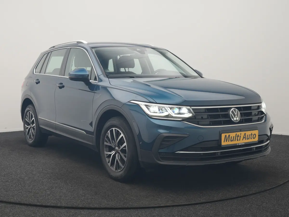 1.4 TSI eHybrid Life PHEV 245pk Dealer O.H. | SOH 97,6% | Trekhaak Af Fabriek | Adaptive Cruise | 360 Camera | IQ Light | Stoelen & Stuur Verwarmd | Keyless | BLIS | Apple Carplay | Navigati
