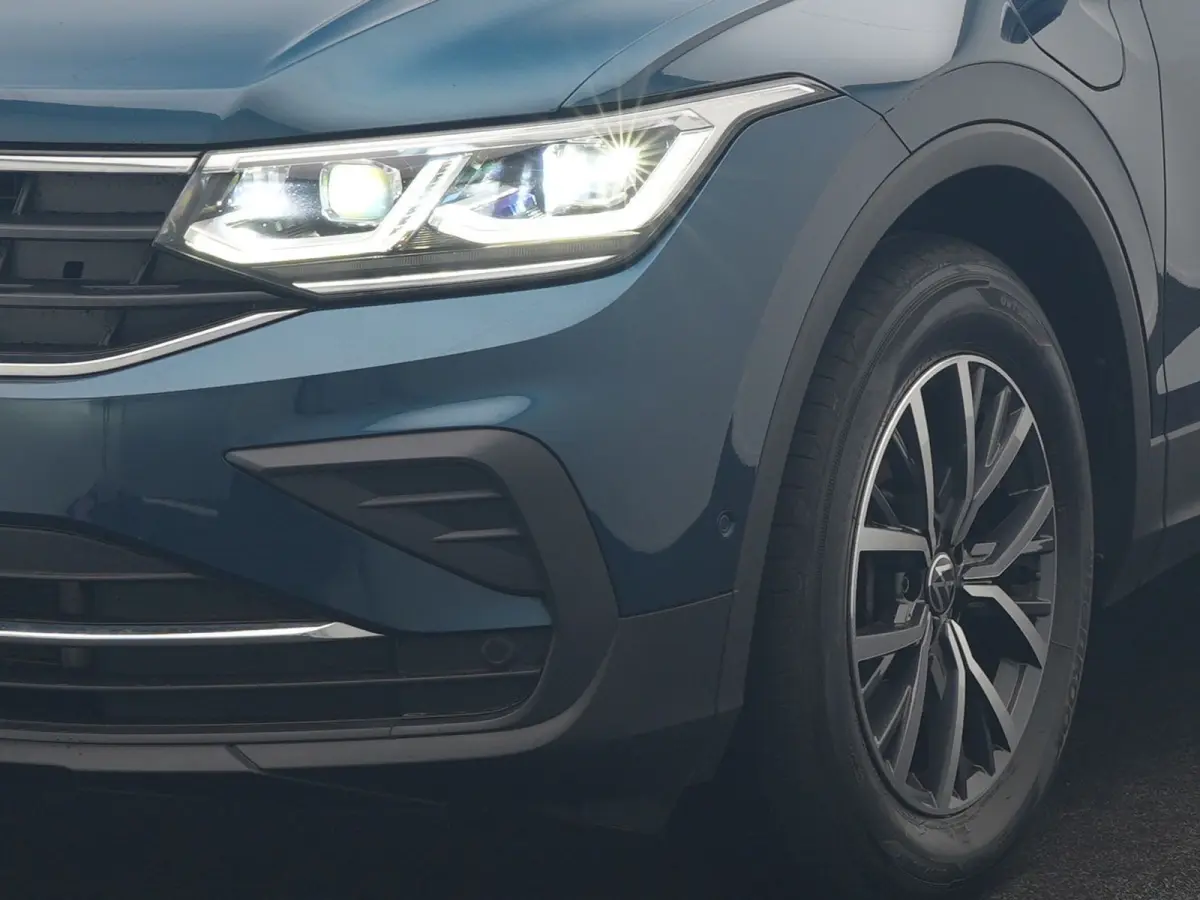 1.4 TSI eHybrid Life PHEV 245pk Dealer O.H. | SOH 97,6% | Trekhaak Af Fabriek | Adaptive Cruise | 360 Camera | IQ Light | Stoelen & Stuur Verwarmd | Keyless | BLIS | Apple Carplay | Navigati