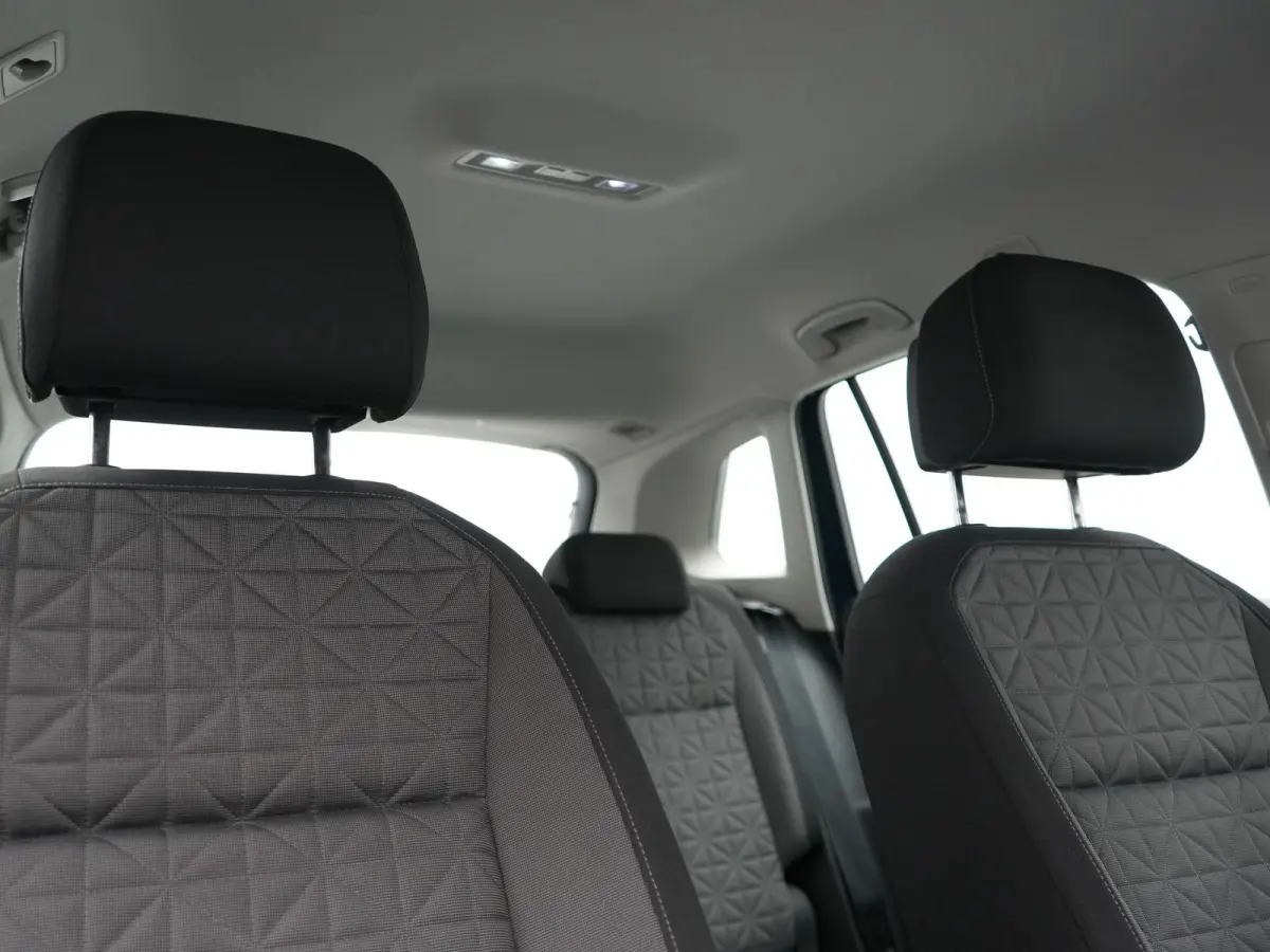 1.4 TSI eHybrid Life PHEV 245pk Dealer O.H. | Trekhaak Af Fabriek | Adaptive Cruise | 360 Camera | IQ Light | Stoelen & Stuur Verwarmd | Keyless | BLIS | Apple Carplay | Navigatie | DAB | Pl
