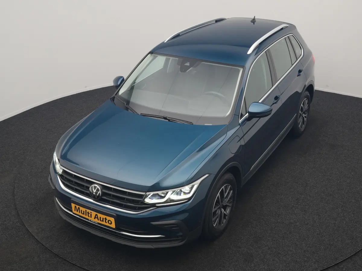 1.4 TSI eHybrid Life PHEV 245pk Dealer O.H. | SOH 97,6% | Trekhaak Af Fabriek | Adaptive Cruise | 360 Camera | IQ Light | Stoelen & Stuur Verwarmd | Keyless | BLIS | Apple Carplay | Navigati