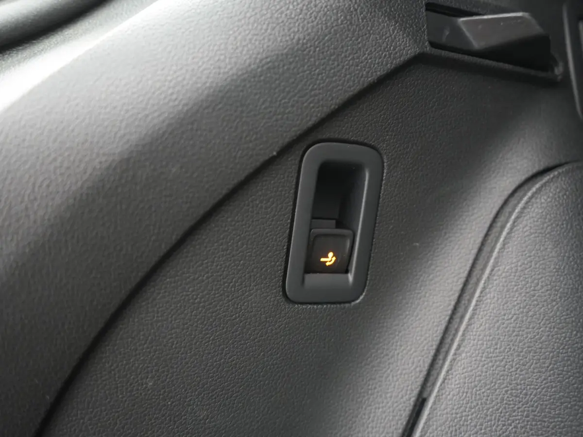 1.4 TSI eHybrid Life PHEV 245pk Dealer O.H. | SOH 97,6% | Trekhaak Af Fabriek | Adaptive Cruise | 360 Camera | IQ Light | Stoelen & Stuur Verwarmd | Keyless | BLIS | Apple Carplay | Navigati