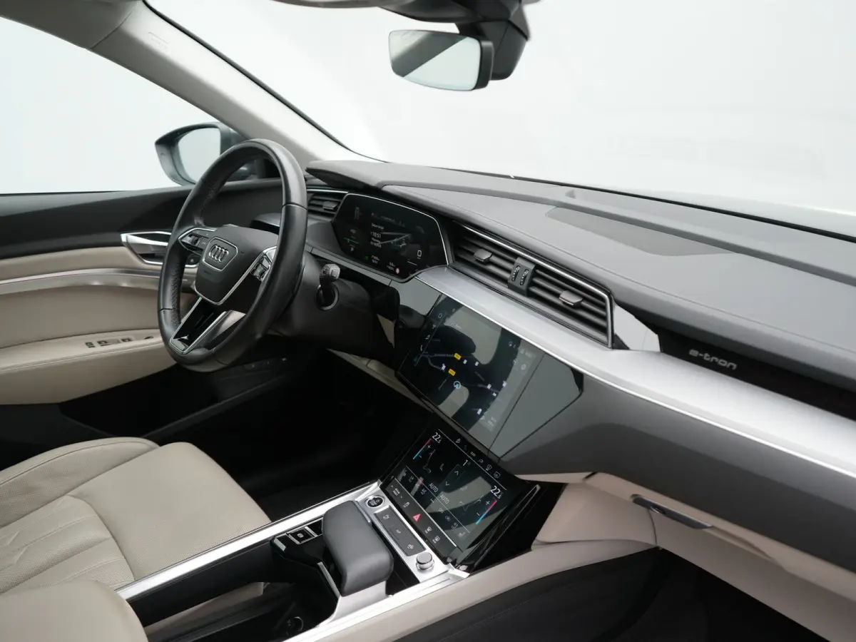 55 quattro S Line 114 kWh Dealer O.H | SOH 97,2% | Trekhaak Afn. | Adaptive Cruise | Matrix LED | Head Up | 360 Camera | Lederen Sportstoelen Memory & Ventilatie | Stuur & Stoelverwarming | 