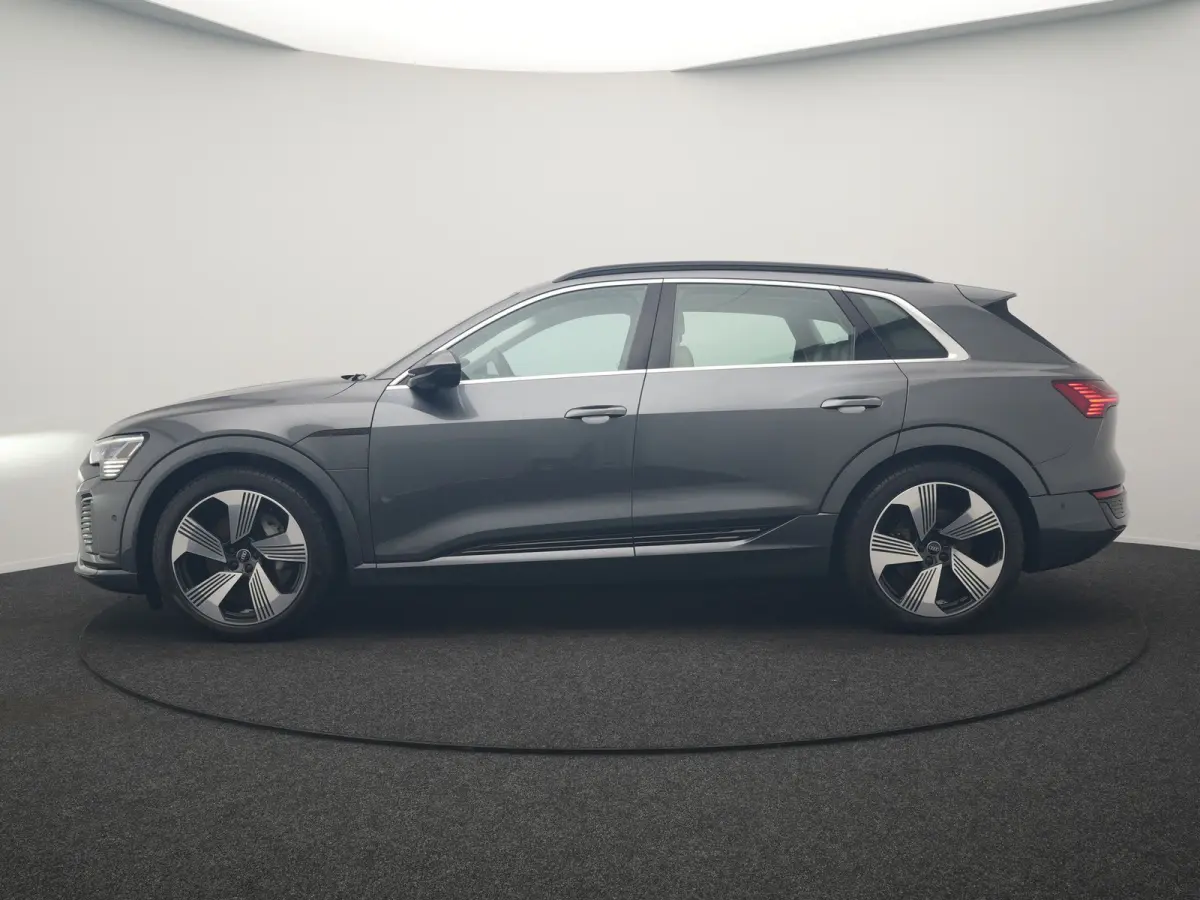 55 quattro S Line 114 kWh Dealer O.H | SOH 97,2% | Trekhaak Afn. | Adaptive Cruise | Matrix LED | Head Up | 360 Camera | Lederen Sportstoelen Memory & Ventilatie | Stuur & Stoelverwarming | 