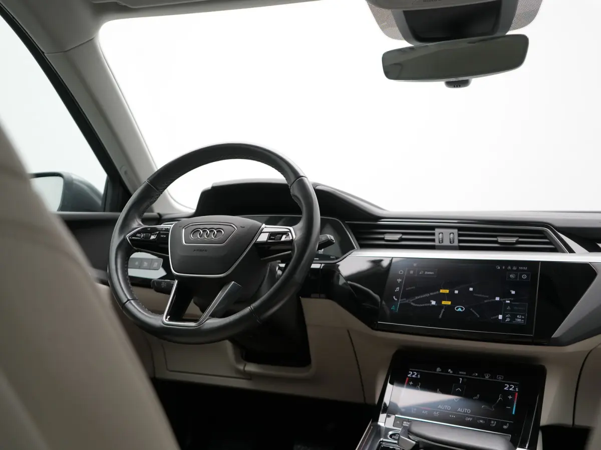 55 quattro S Line 114 kWh Dealer O.H | SOH 97,2% | Trekhaak Afn. | Adaptive Cruise | Matrix LED | Head Up | 360 Camera | Lederen Sportstoelen Memory & Ventilatie | Stuur & Stoelverwarming | 