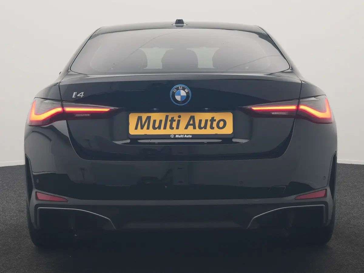 eDrive 35 70 kWh 286pk Dealer O.H | SOH 96,3% | Adaptive Cruise | Camera | Lederen Sportstoelen Verwarmd | Apple Carplay | Keyless | Navigatie | Virtual | DAB | 18"L.M |