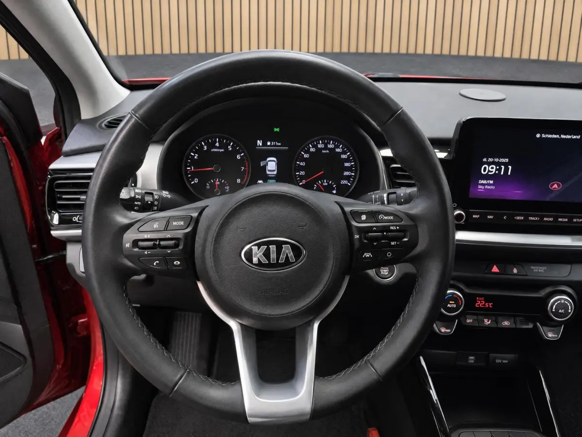 1.0 T-GDi MHEV DynamicPlusLine Dealer onderhouden | Trekhaak | Climate control | Navigatie |