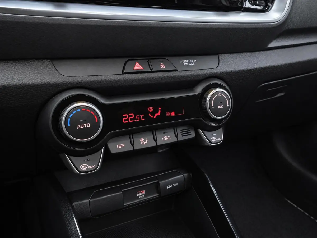1.0 T-GDi MHEV DynamicPlusLine Dealer onderhouden | Trekhaak | Climate control | Navigatie |
