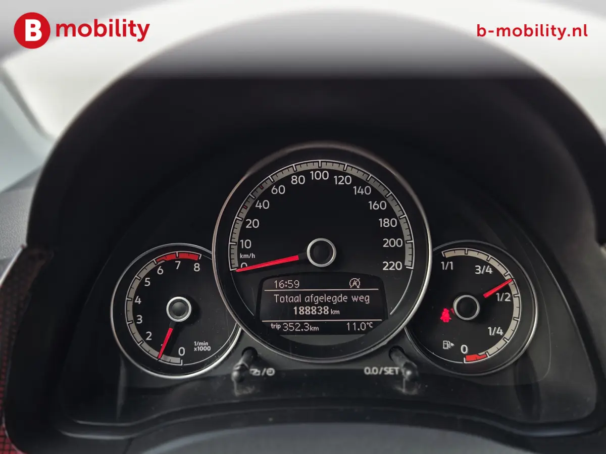 Up! 1.0 TSI 90 PK High Up! 5-Drs. Stoelverwarming NL Auto! | Climate Control | DAB | Cruise Control