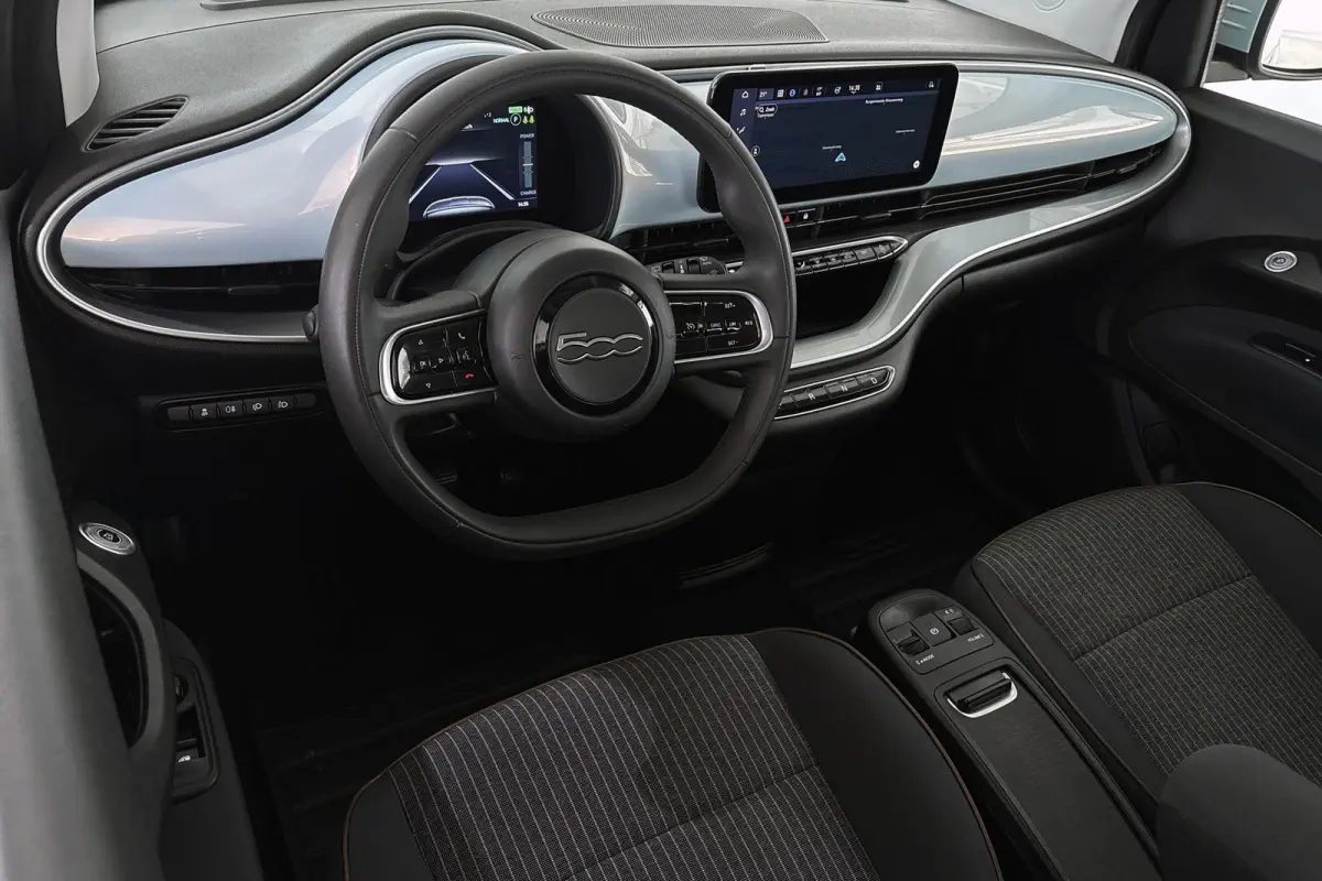 Icon 42 kWh LED Camera Keyless Apple CarPlay
