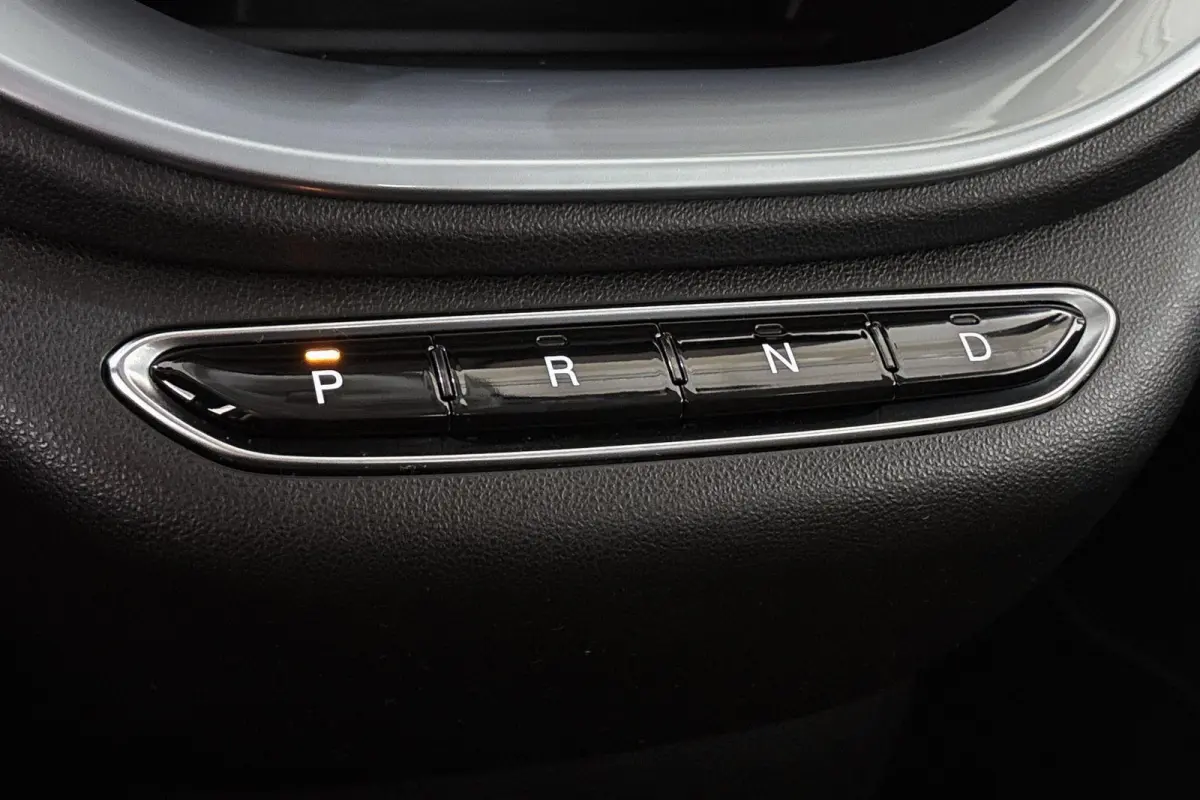 Icon 42 kWh LED Camera Keyless Apple CarPlay