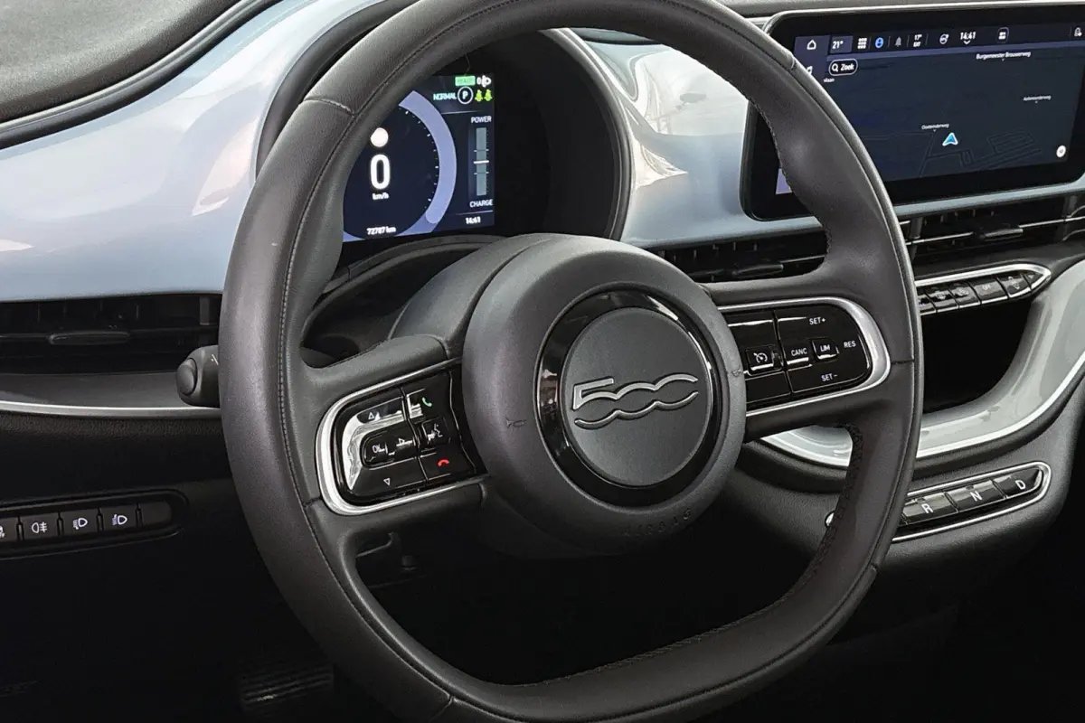 Icon 42 kWh LED Camera Keyless Apple CarPlay