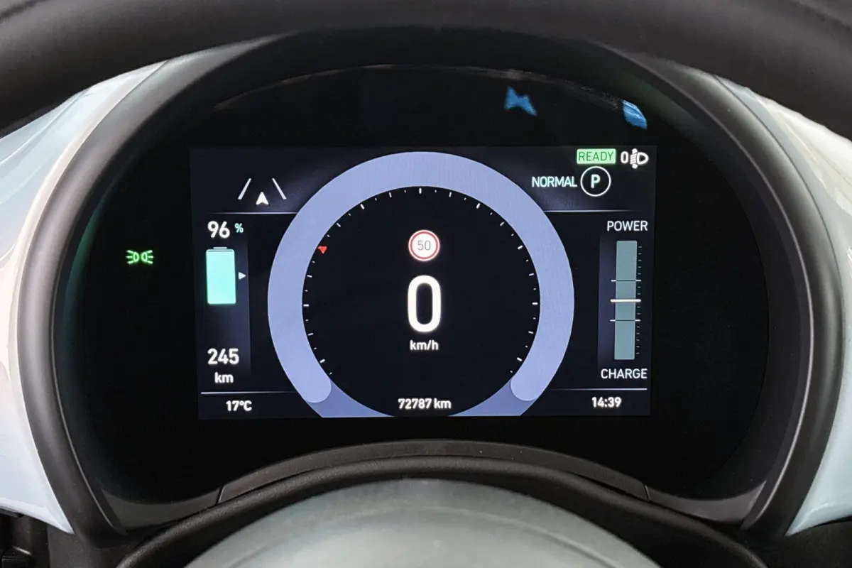 Icon 42 kWh LED Camera Keyless Apple CarPlay