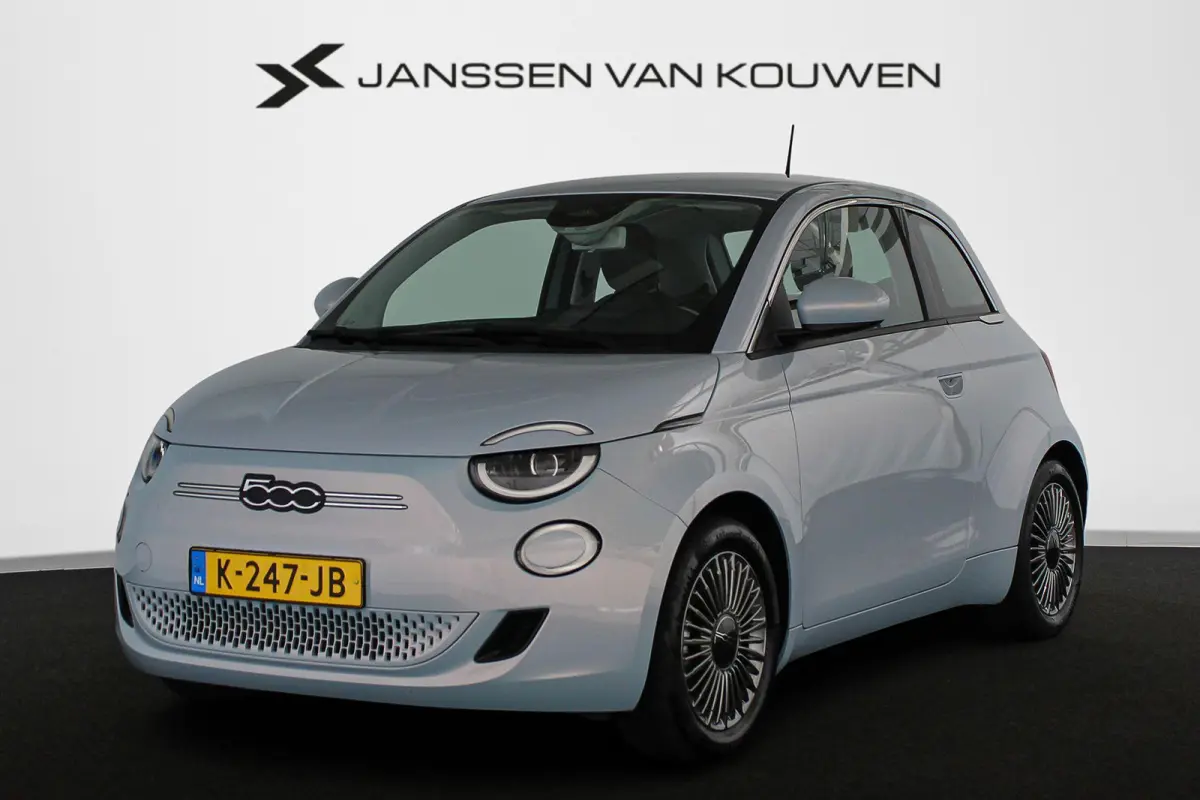 Icon 42 kWh LED Camera Keyless Apple CarPlay