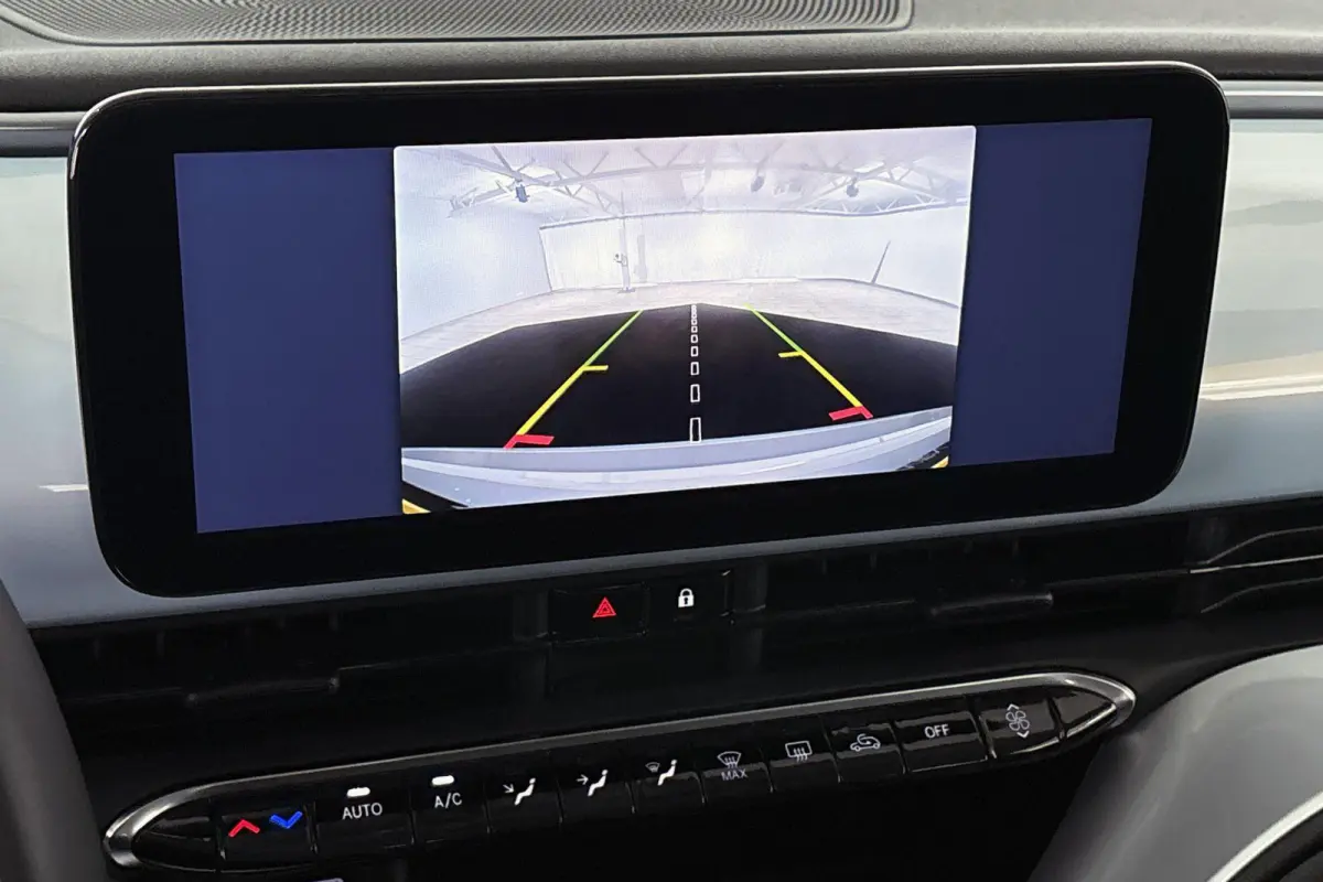 Icon 42 kWh LED Camera Keyless Apple CarPlay