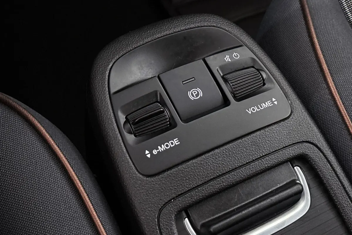 Icon 42 kWh LED Camera Keyless Apple CarPlay