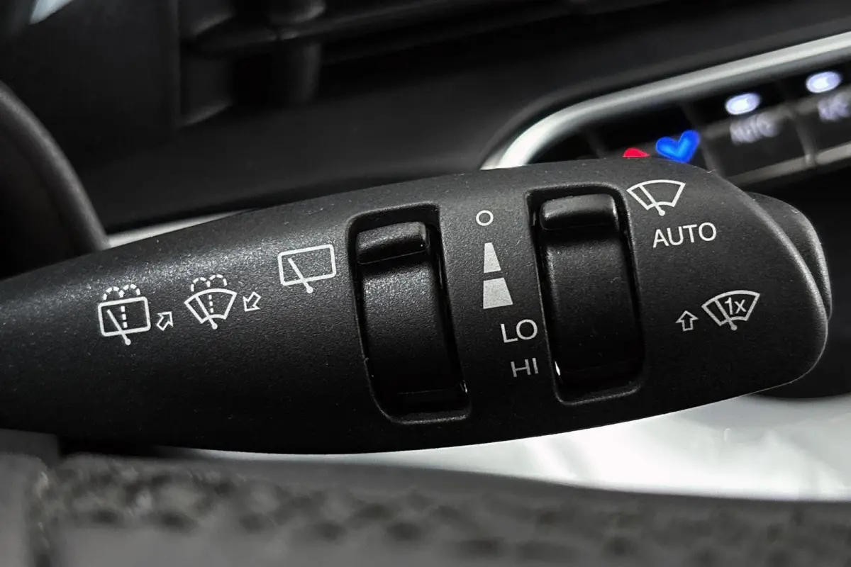 Icon 42 kWh LED Camera Keyless Apple CarPlay