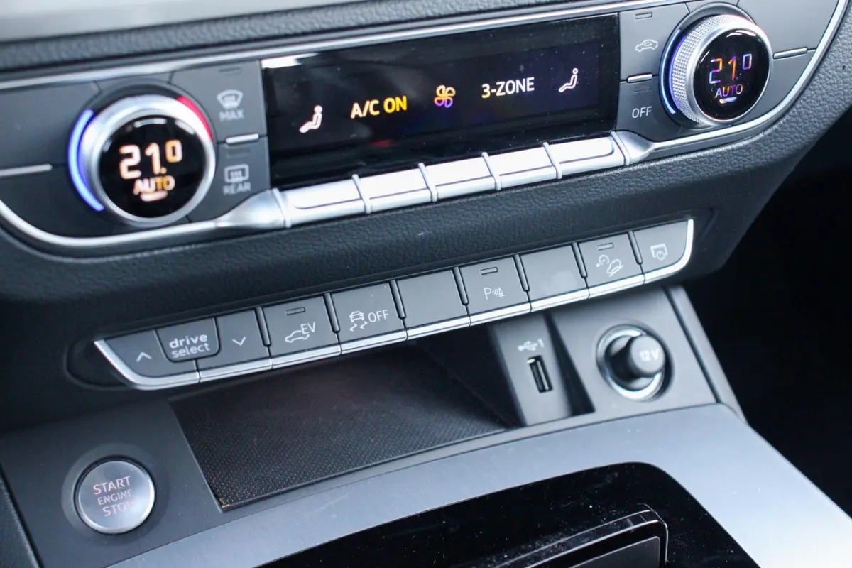 50 TFSIe 299pk S edition | Trekhaak | Apple Carplay/ Android Auto | Cruise Control | Matrix LED | Drive Select | Draadloos Laden Telefoon