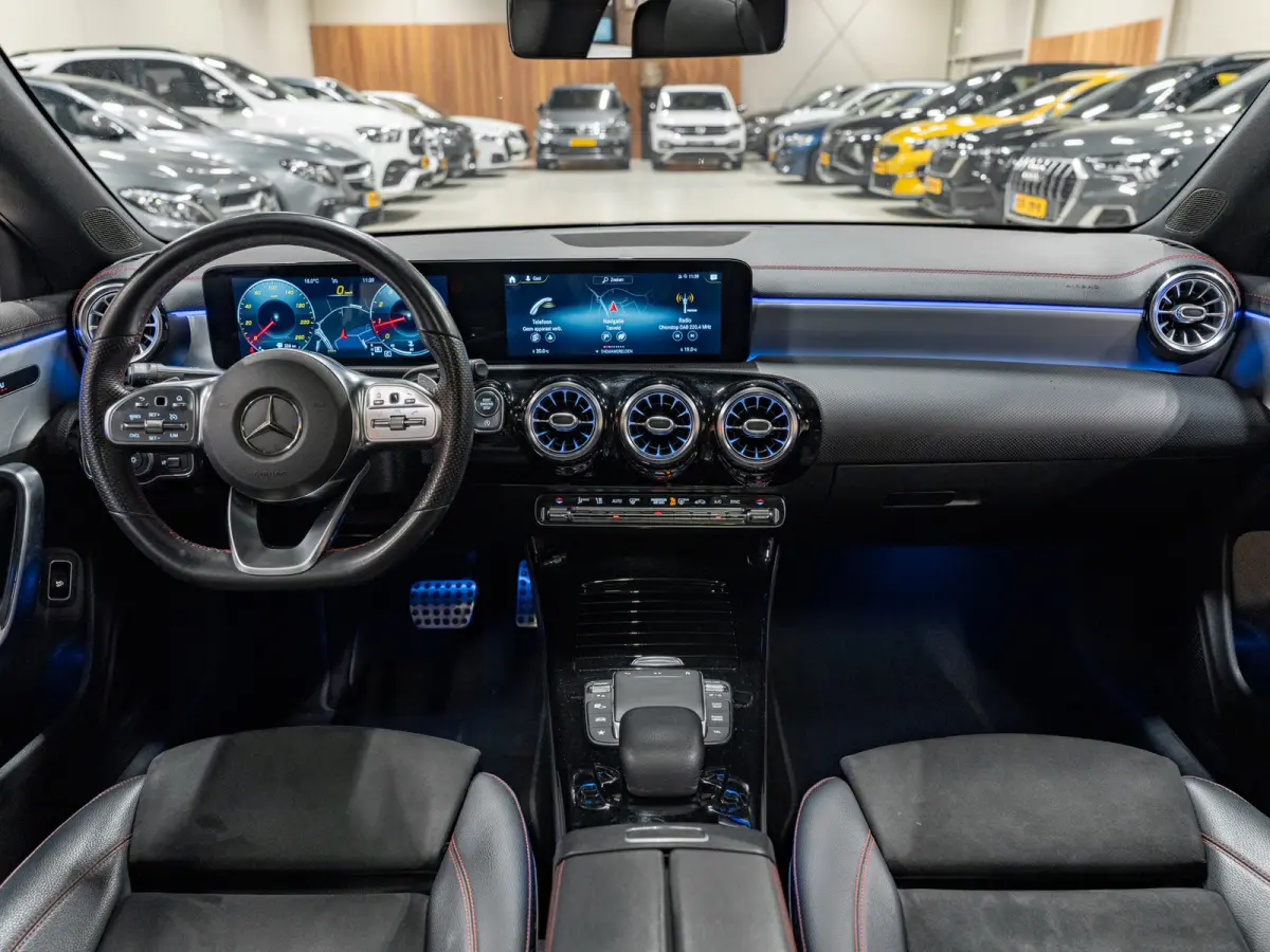 CLA 180 AMG Line, Pano, Digi Dash, Voll Led, Apple Carplay, Android Auto, NAP, Cam, Volledig Onderhouden