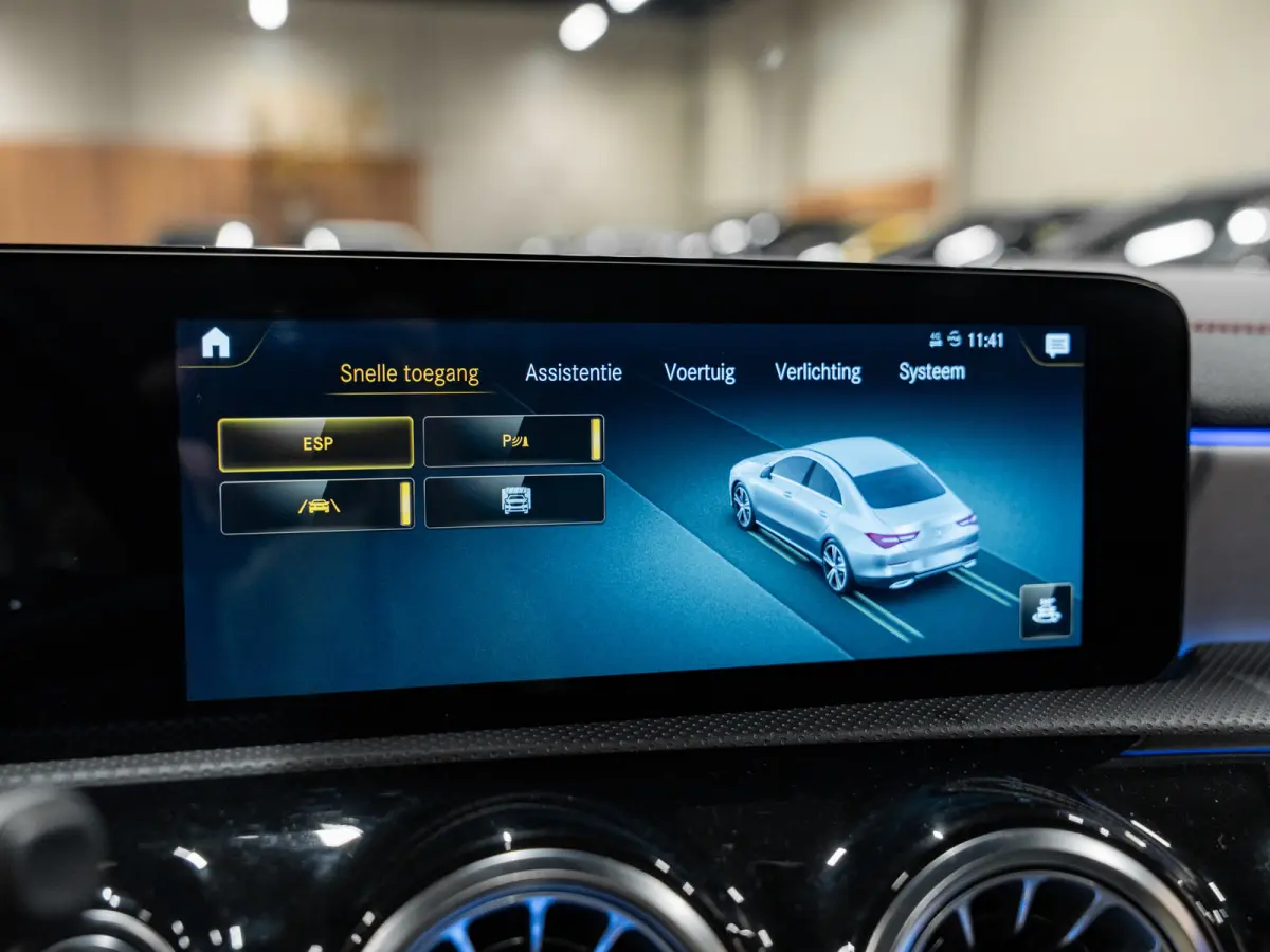 CLA 180 AMG Line, Pano, Digi Dash, Voll Led, Apple Carplay, Android Auto, NAP, Cam, Volledig Onderhouden