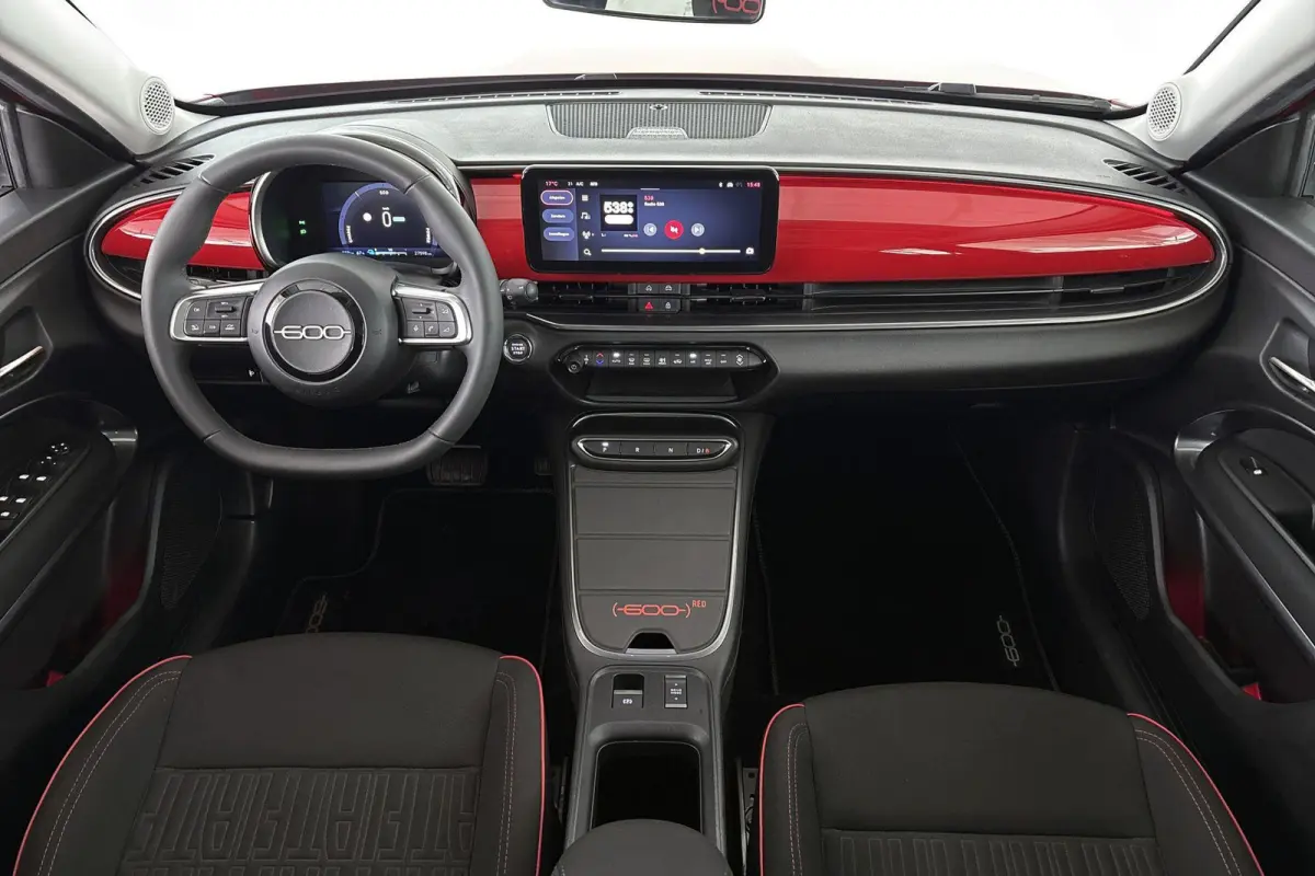 RED 54 kWh Apple CarPlay Climate Control