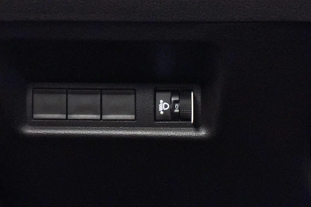 RED 54 kWh Apple CarPlay Climate Control