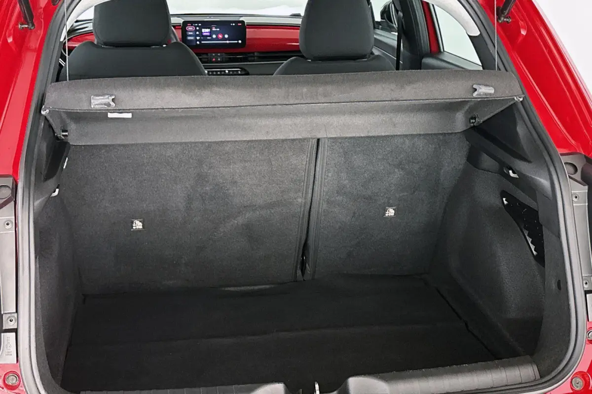 RED 54 kWh Apple CarPlay Climate Control