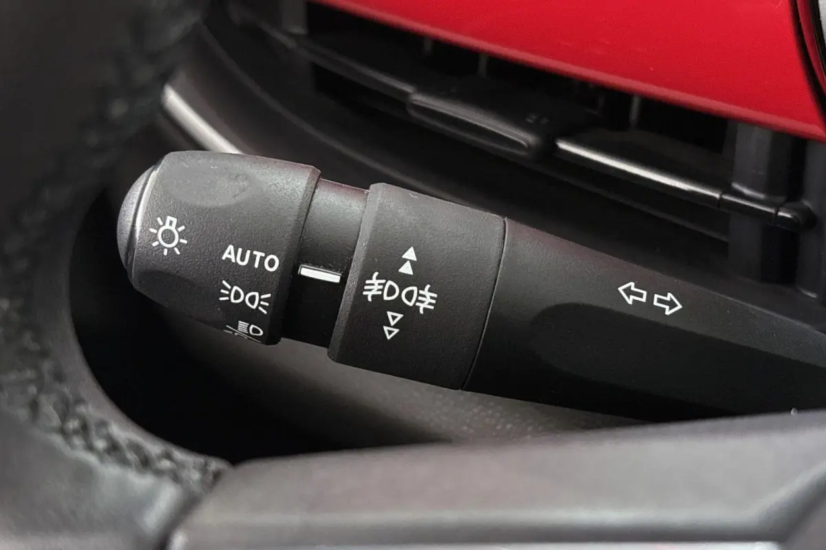RED 54 kWh Apple CarPlay Climate Control