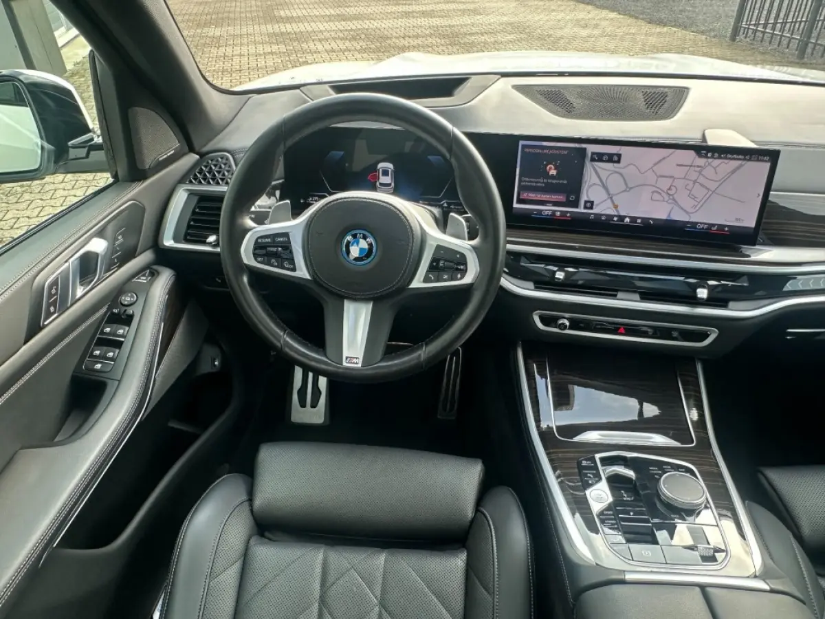 xDrive50e M-sport bj2023 BTW *Pano *Head-up *22inch *Trekhaak
