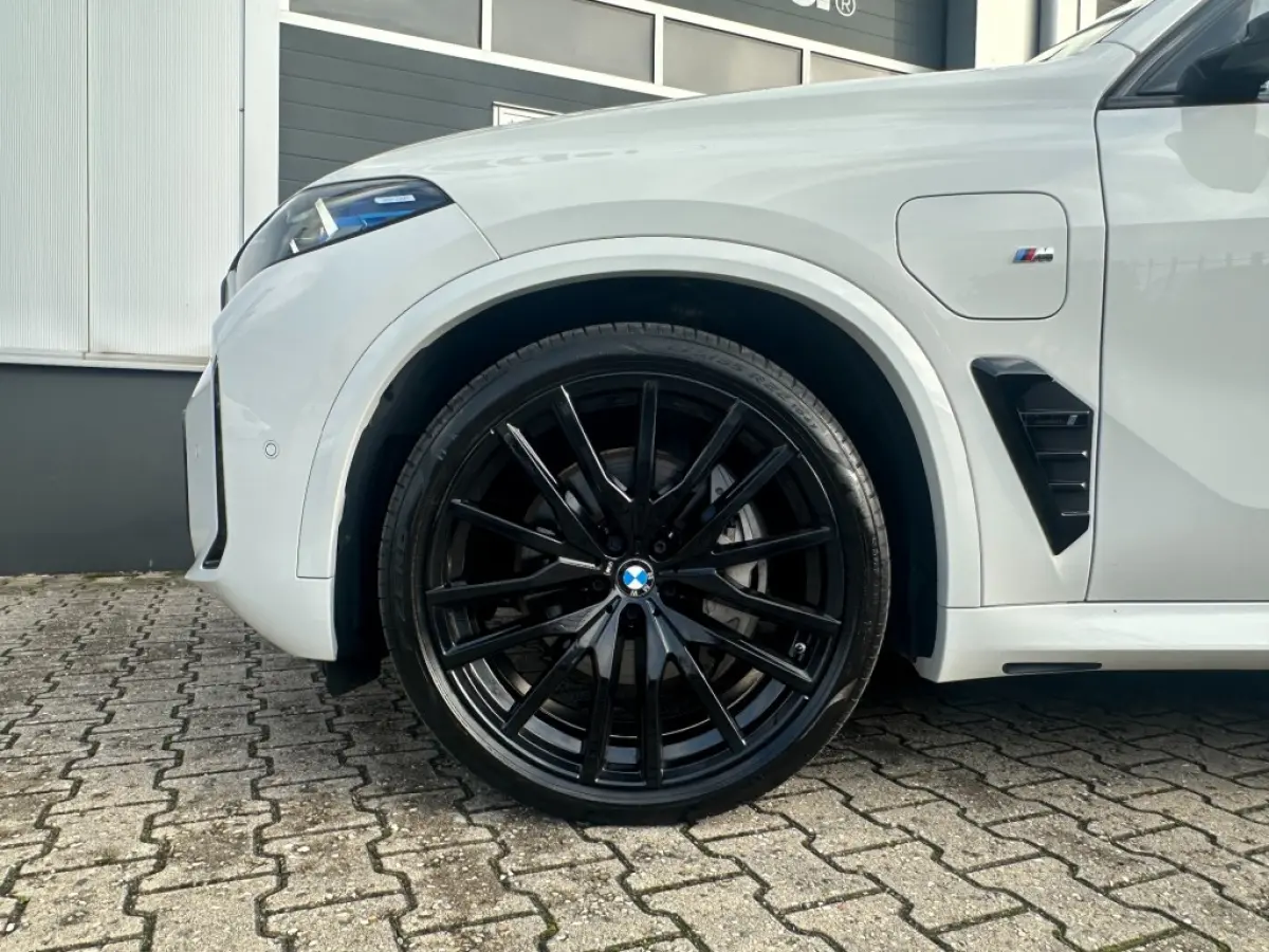 xDrive50e M-sport bj2023 BTW *Pano *Head-up *22inch *Trekhaak