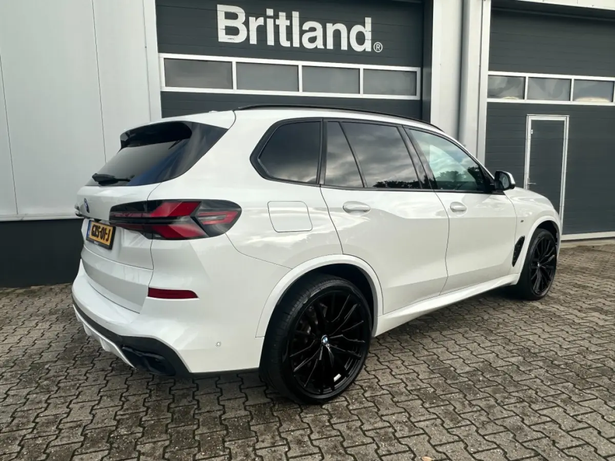 xDrive50e M-sport bj2023 BTW *Pano *Head-up *22inch *Trekhaak
