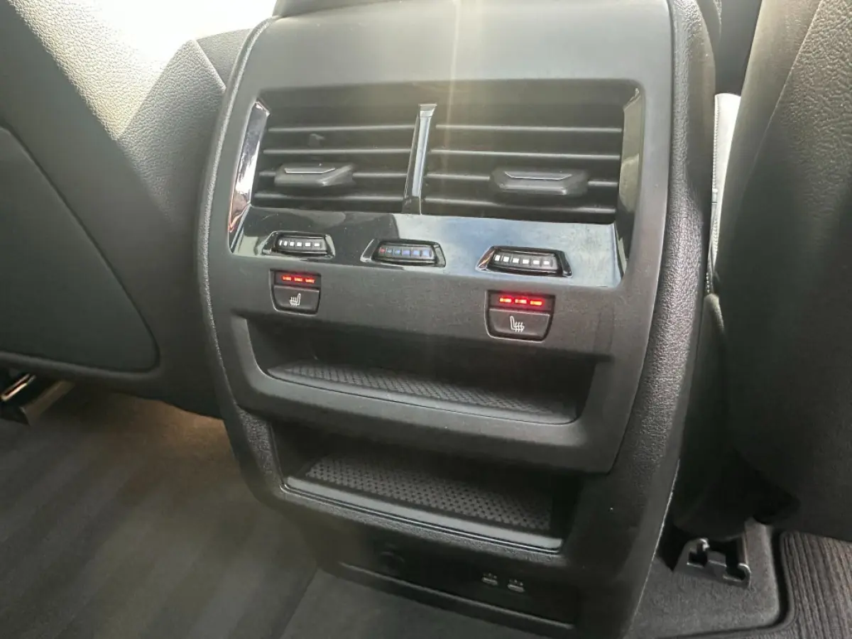 xDrive50e M-sport bj2023 BTW *Pano *Head-up *22inch *Trekhaak