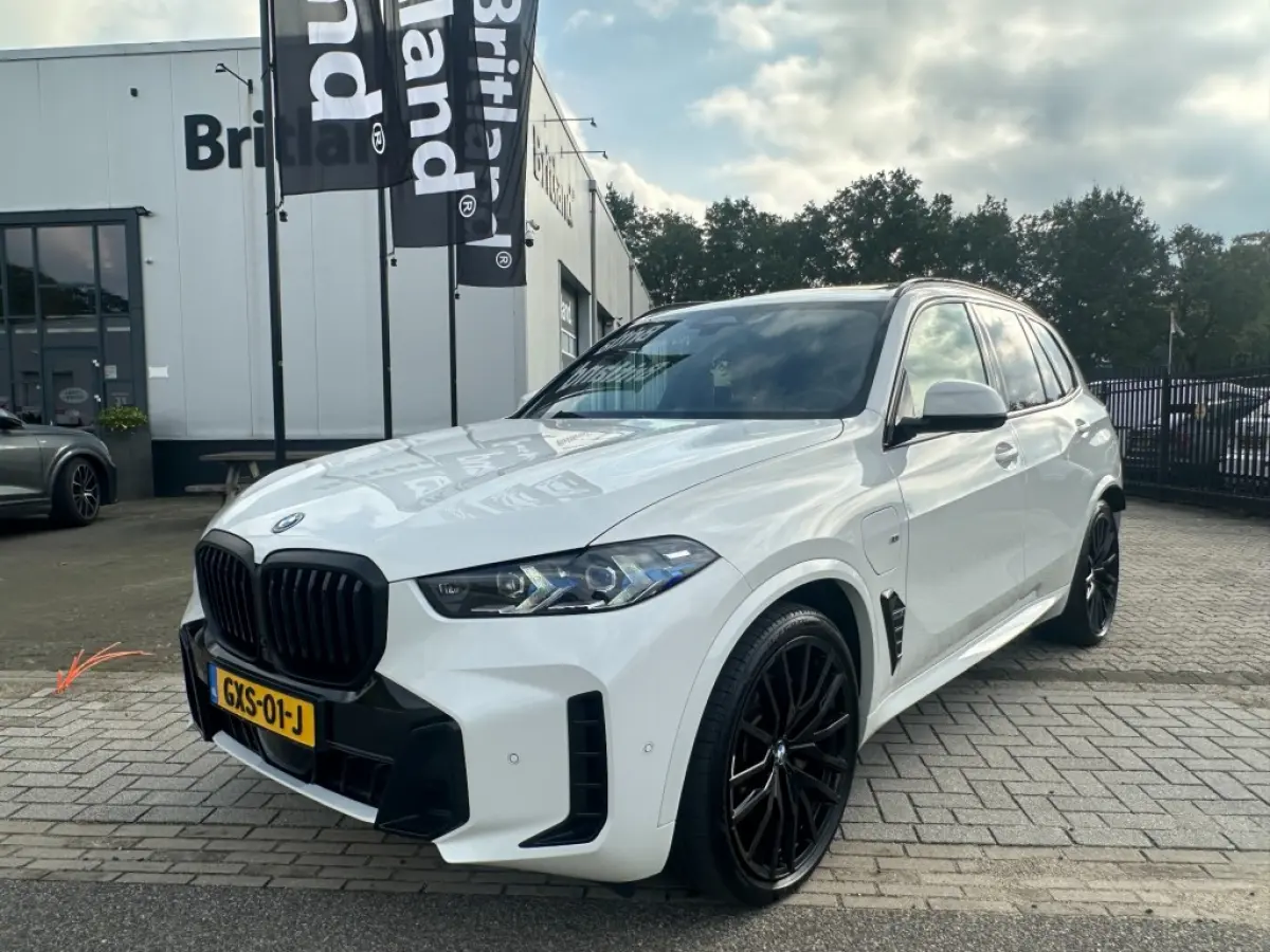 xDrive50e M-sport bj2023 BTW *Pano *Head-up *22inch *Trekhaak