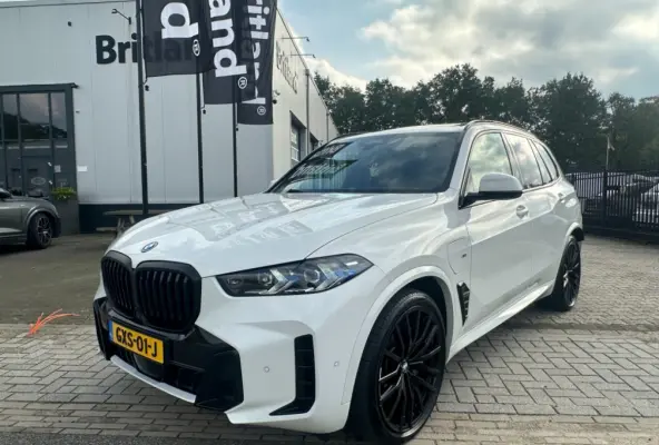 xDrive50e M-sport bj2023 BTW *Pano *Head-up *22inch *Trekhaak