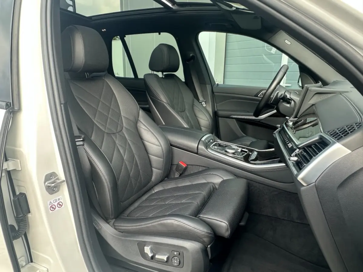 xDrive50e M-sport bj2023 BTW *Pano *Head-up *22inch *Trekhaak